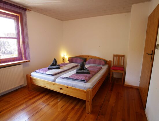 OG Schlafzimmer 3 - Doppelbett